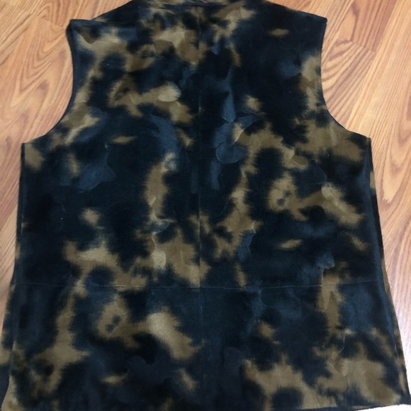 Patterned Vest - Picture 2 of 3